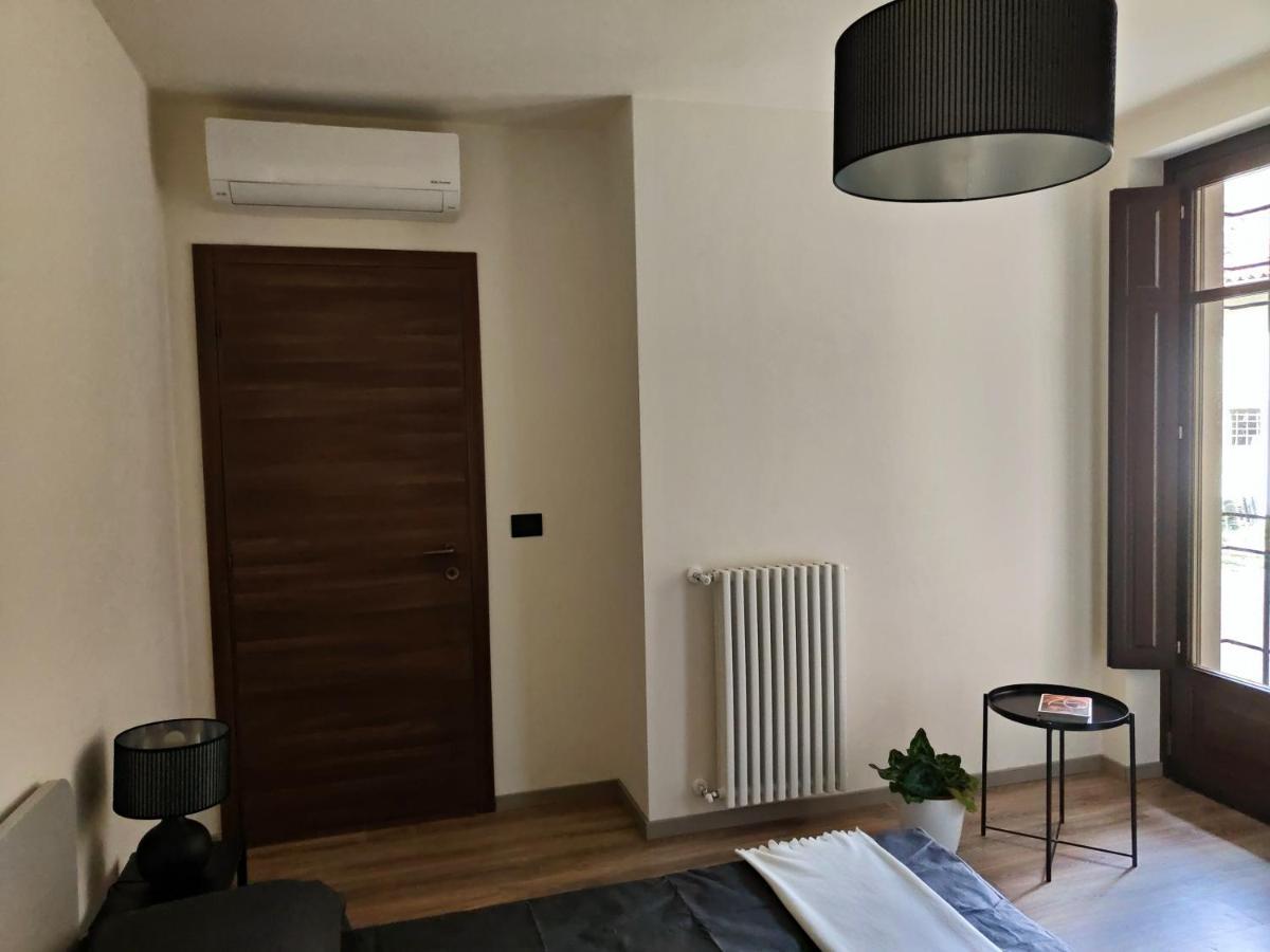 Appartement Domus Acaja à Pinerol Extérieur photo