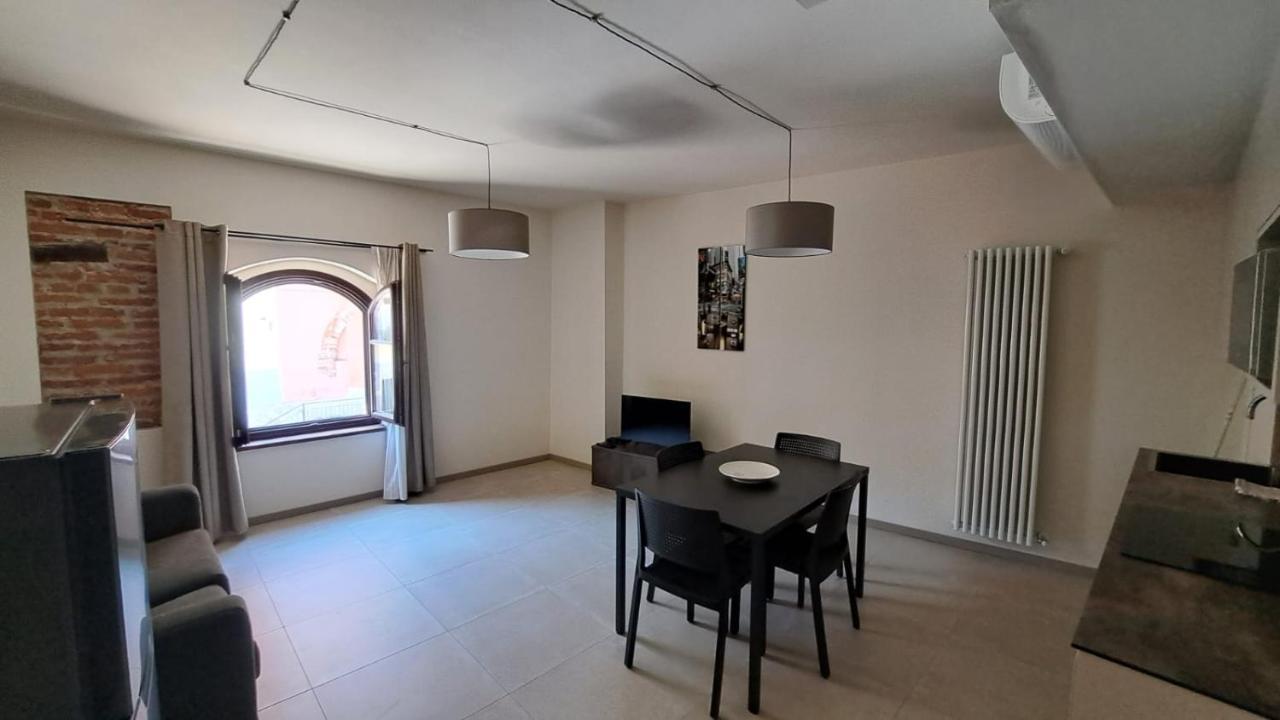 Appartement Domus Acaja à Pinerol Extérieur photo