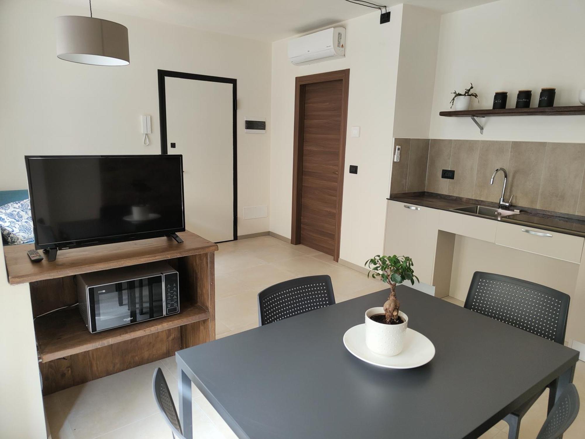 Appartement Domus Acaja à Pinerol Extérieur photo
